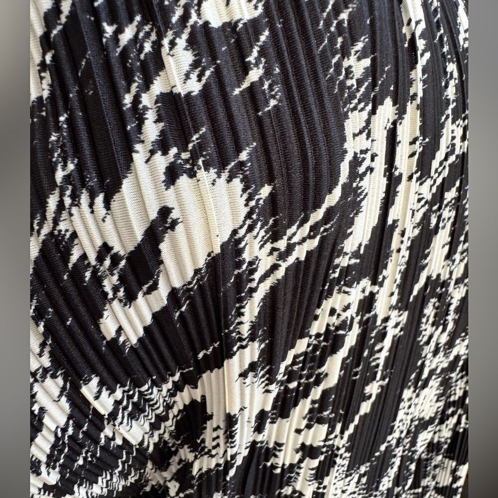 H&M PLISSÉ WRAP DRESS - Picture 5 of 14
